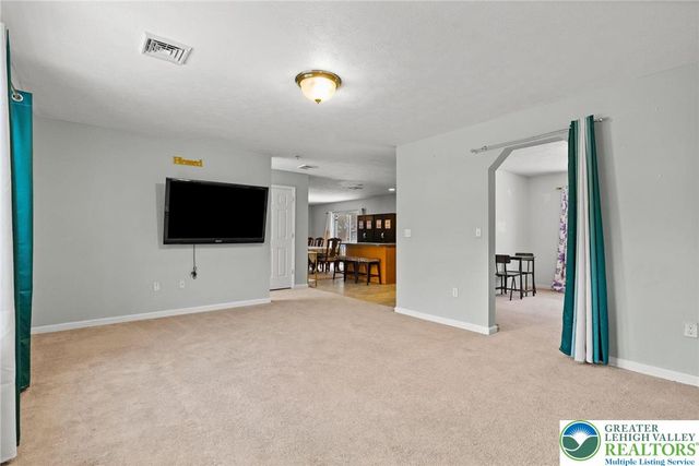 1299 Glade Drive South, Tunkhannock Twp, PA 18334