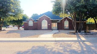 301 Robin Road, Dumas, TX 79029