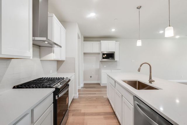 1916 Watermark Mews, Rowlett, TX 75088