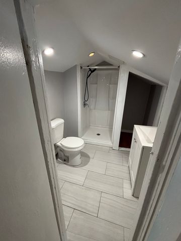 46 Cottage St, New Bedford, MA 02740