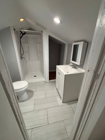 46 Cottage St, New Bedford, MA 02740