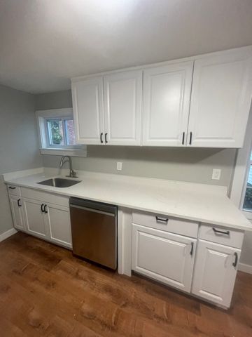 46 Cottage St, New Bedford, MA 02740