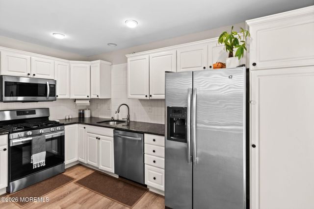 11 Decoy Lane 1000, Freehold, NJ 07728