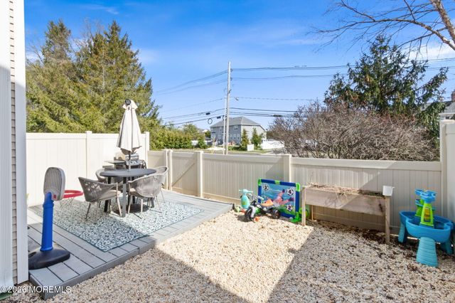 11 Decoy Lane 1000, Freehold, NJ 07728