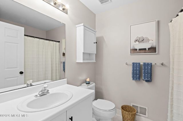 11 Decoy Lane 1000, Freehold, NJ 07728