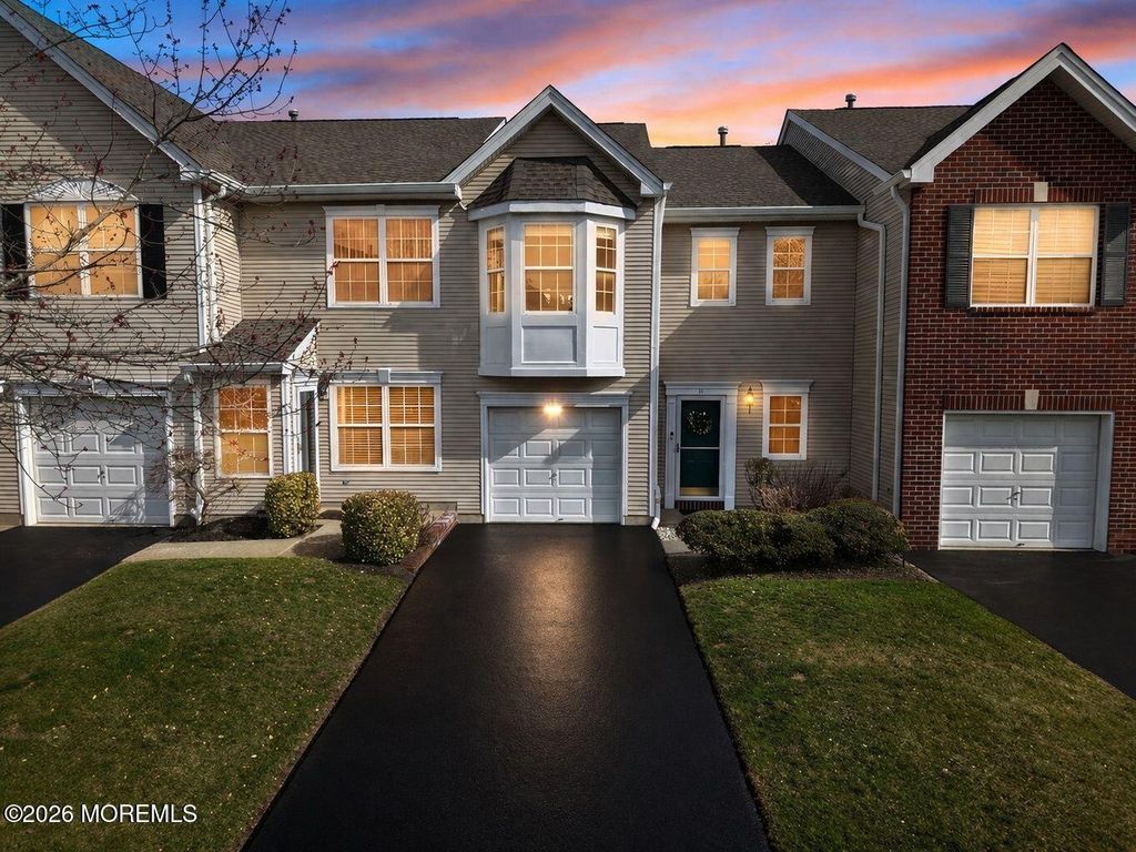 11 Decoy Lane 1000, Freehold, NJ 07728