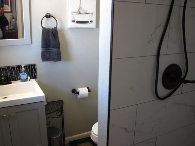 11 Pinon Heights Road, Sandia Park, NM 87047