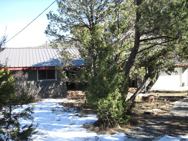 11 Pinon Heights Road, Sandia Park, NM 87047
