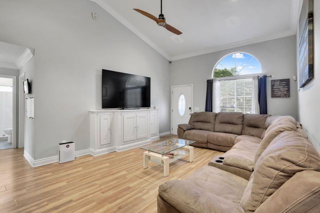1200 Grandview Circle, Royal Palm Beach, FL 33411