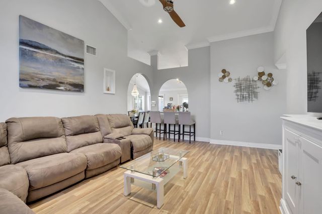 1200 Grandview Circle, Royal Palm Beach, FL 33411