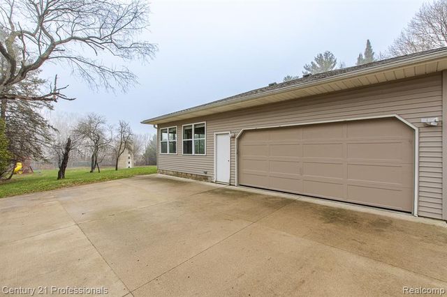 3230 Thomas Road, Oxford, MI 48371