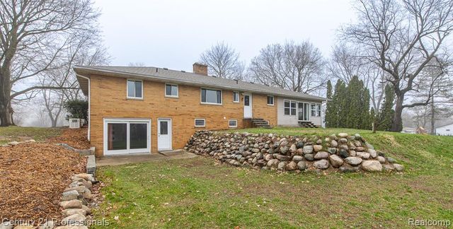 3230 Thomas Road, Oxford, MI 48371