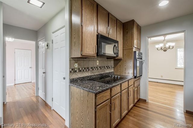 3230 Thomas Road, Oxford, MI 48371