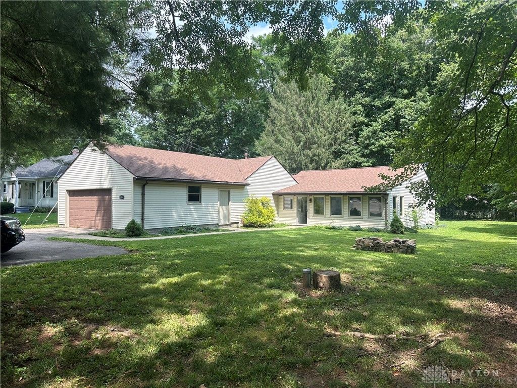 1358 Hanes Road, Beavercreek, OH 45434