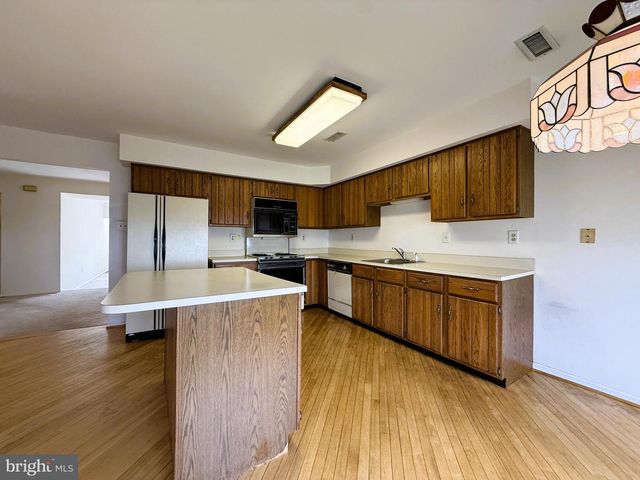 63 HARLOW CIR, Ambler, PA 19002