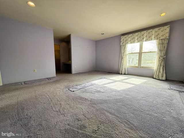 63 HARLOW CIR, Ambler, PA 19002