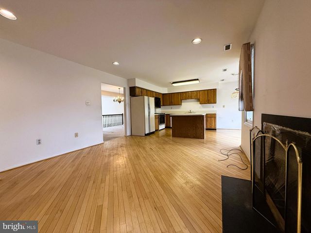 63 HARLOW CIR, Ambler, PA 19002