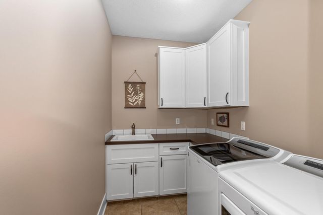 2961 Bristol Avenue NW, Walker, MI 49544