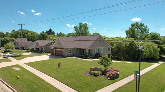 2961 Bristol Avenue NW, Walker, MI 49544