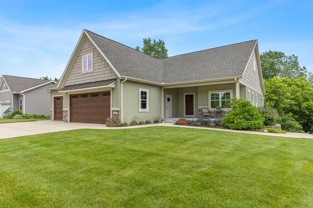 2961 Bristol Avenue NW, Walker, MI 49544