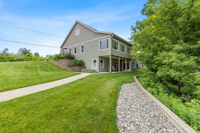 2961 Bristol Avenue NW, Walker, MI 49544