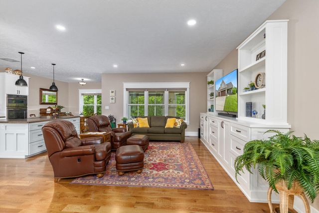 2961 Bristol Avenue NW, Walker, MI 49544