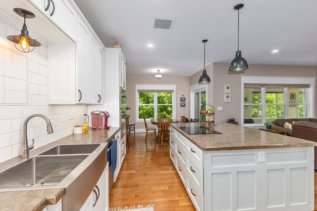 2961 Bristol Avenue NW, Walker, MI 49544
