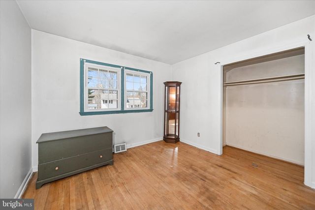 1045 WAGONER DR, Wilmington, DE 19805