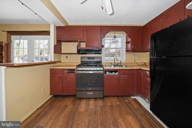 1045 WAGONER DR, Wilmington, DE 19805