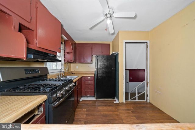 1045 WAGONER DR, Wilmington, DE 19805