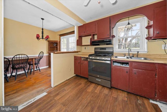 1045 WAGONER DR, Wilmington, DE 19805