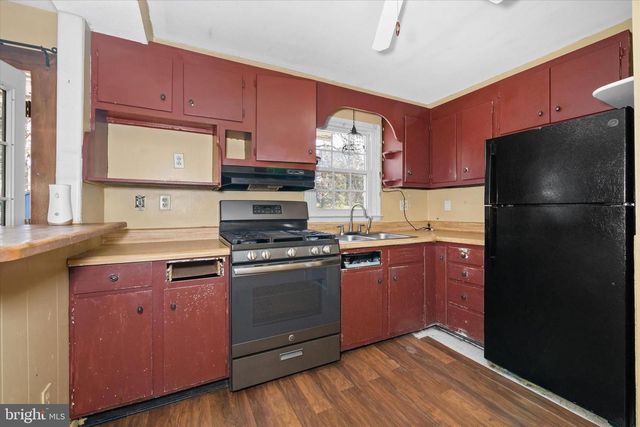 1045 WAGONER DR, Wilmington, DE 19805