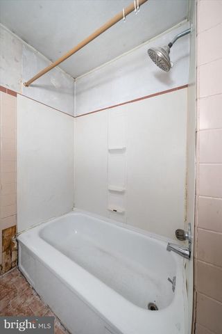 1045 WAGONER DR, Wilmington, DE 19805