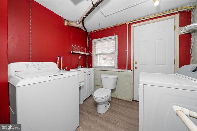 1045 WAGONER DR, Wilmington, DE 19805