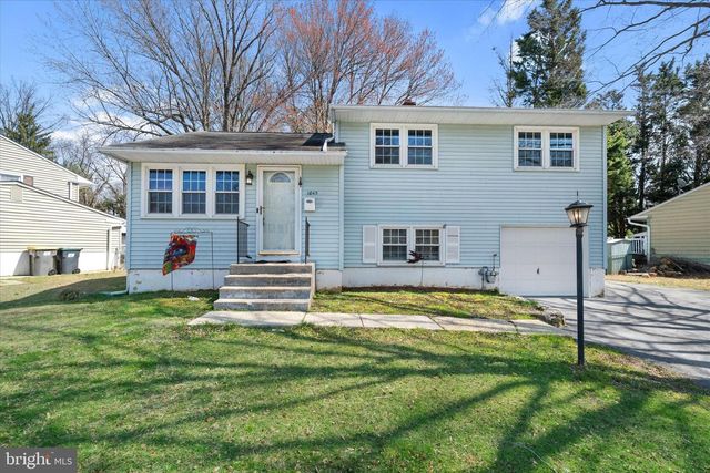 1045 WAGONER DR, Wilmington, DE 19805