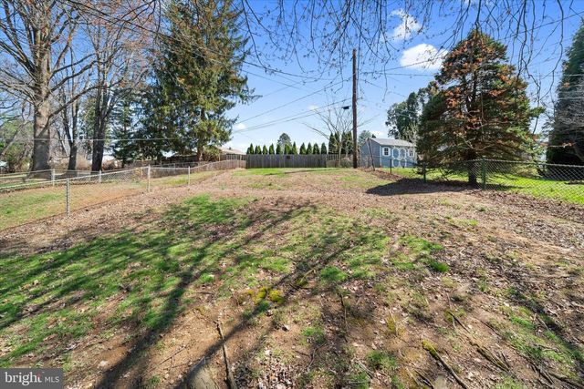 1045 WAGONER DR, Wilmington, DE 19805