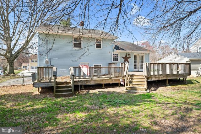 1045 WAGONER DR, Wilmington, DE 19805