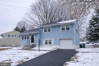 1045 WAGONER DR, Wilmington, DE 19805