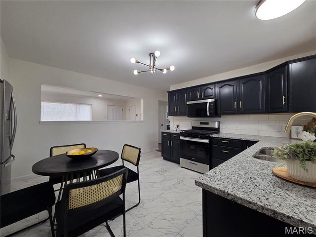 310 Francisca Drive, Florissant, MO 63031