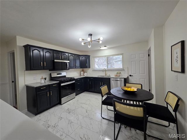 310 Francisca Drive, Florissant, MO 63031