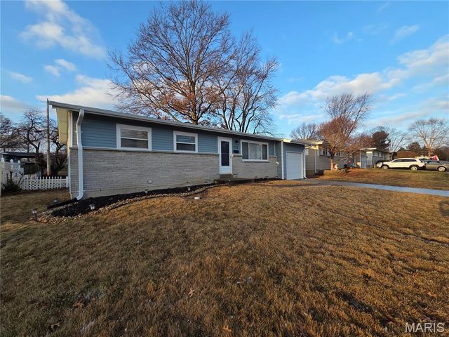 310 Francisca Drive, Florissant, MO 63031