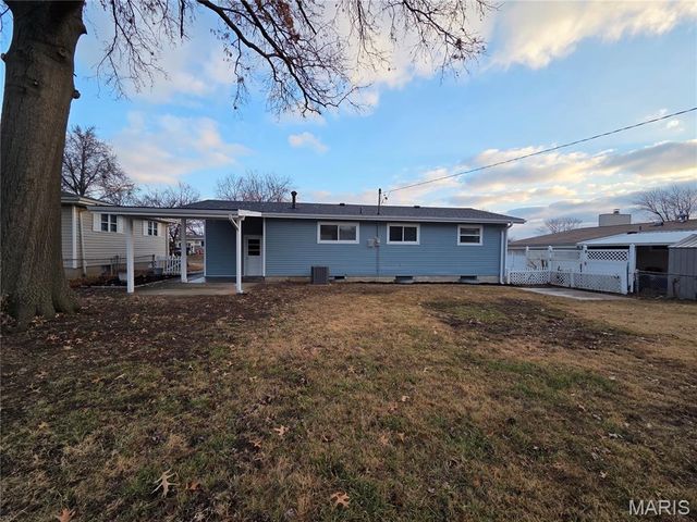 310 Francisca Drive, Florissant, MO 63031