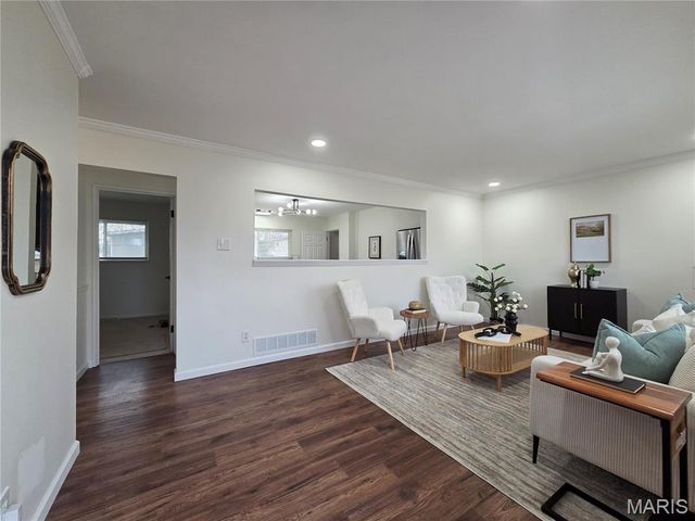 310 Francisca Drive, Florissant, MO 63031