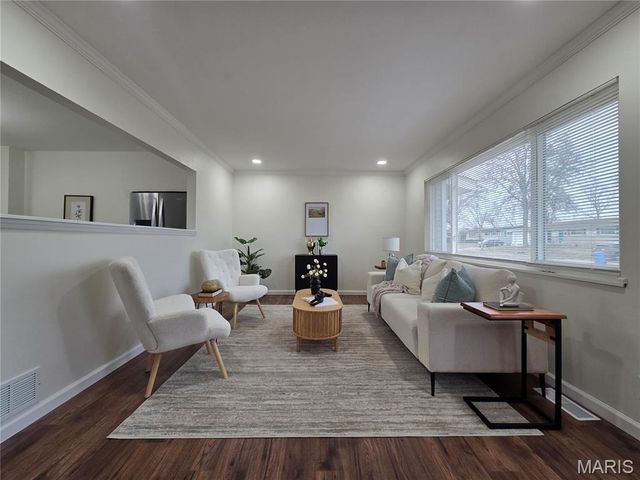 310 Francisca Drive, Florissant, MO 63031