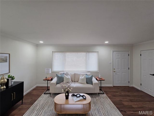 310 Francisca Drive, Florissant, MO 63031