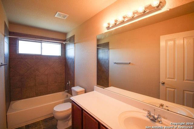 8518 W FINLANDIA GAP, San Antonio, TX 78251