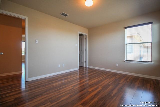 8518 W FINLANDIA GAP, San Antonio, TX 78251