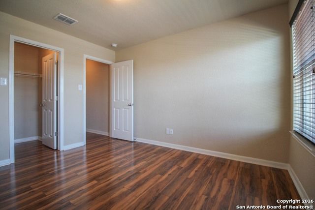 8518 W FINLANDIA GAP, San Antonio, TX 78251