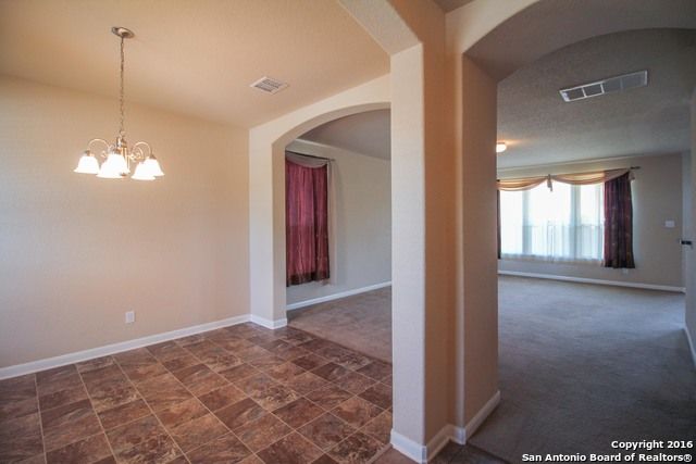 8518 W FINLANDIA GAP, San Antonio, TX 78251