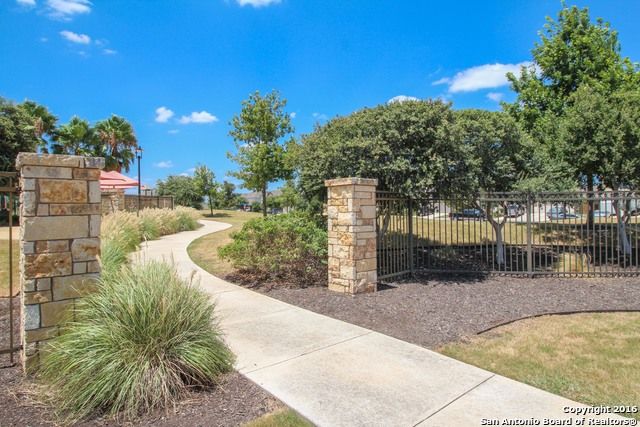 8518 W FINLANDIA GAP, San Antonio, TX 78251